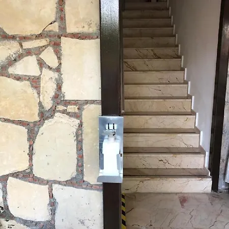 Poseidon מלון 2*